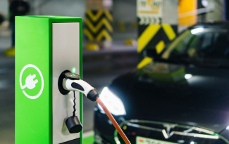 Как правильно заряжать электромобиль?