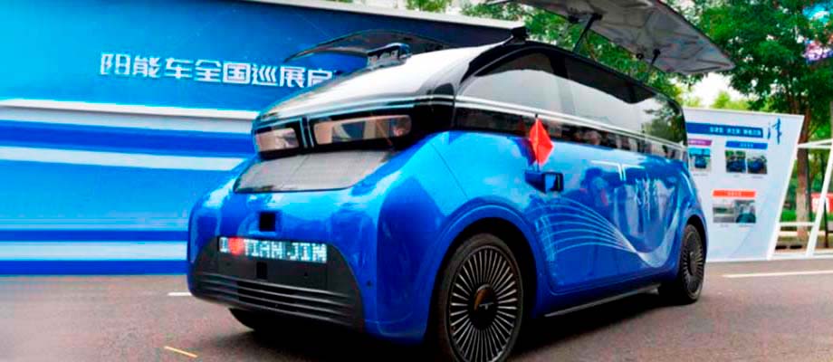В Китае создали первый в стране электромобиль на солнечной энергии