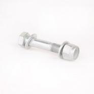 Болт в сайлентблок заднього поперечного важеля 