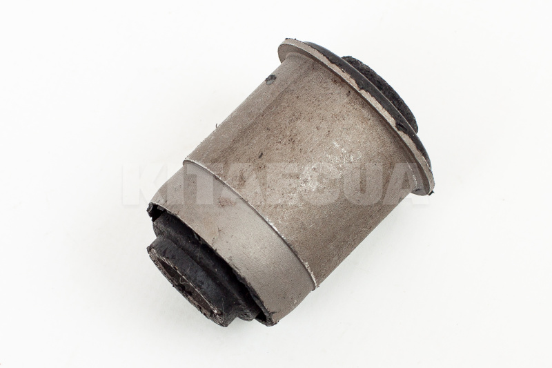 Сайлентблок переднього нижнього важеля передній (2904330-K00)