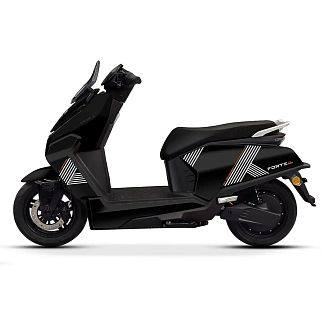Электроскутер T4 50 км 2000 Вт черный FORTE