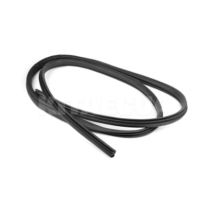 Уплотнитель двери передней правой на Geely MK (1018004789)