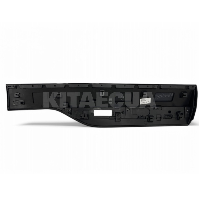 Накладка задней двери нижняя левая Zeekr на ZEEKR 001 (8894221796B03) - 2