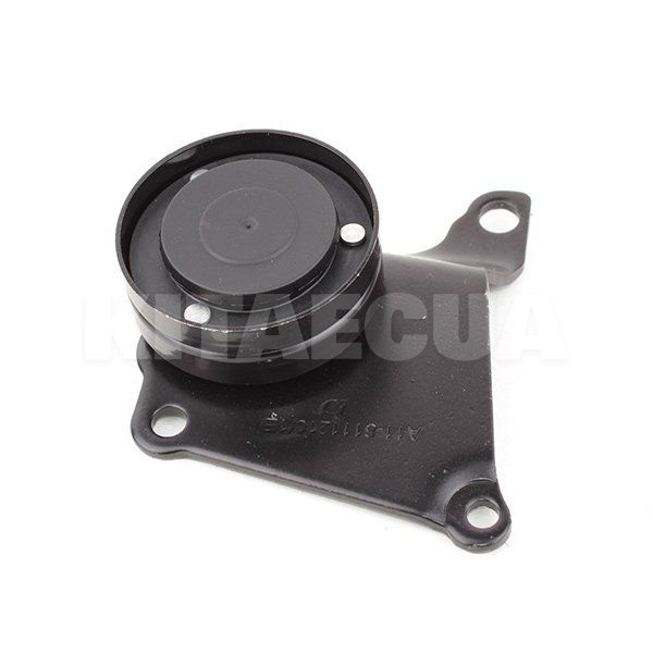 Ролик ременя генератора обвідний з кронштейном 1.6 L AA-TOP на Chery AMULET (A11-8111210)