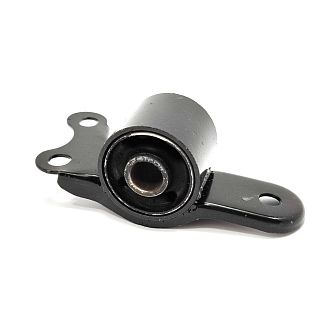 Сайлентблок переднього важеля задній лівий 7 SEVEN PARTS