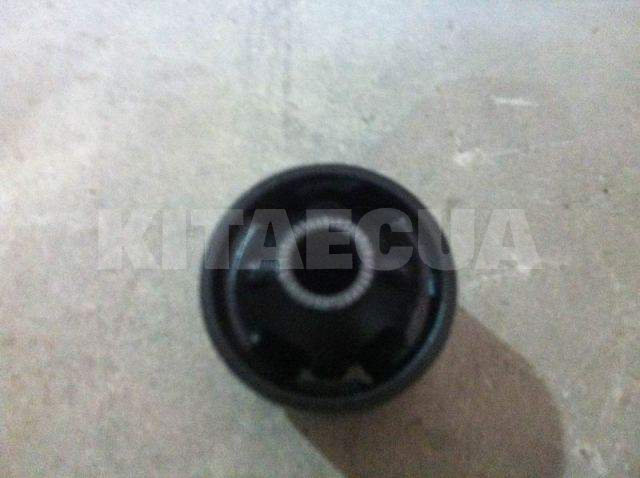 Сайлентблок переднього важеля задній на Geely EMGRAND EC8 (1014013274)