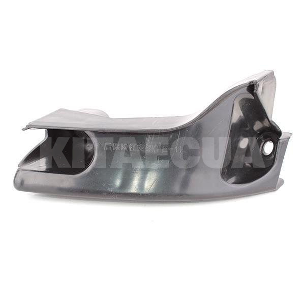 Напрямна заднього бампера права на Geely EMGRAND EC7 (1068003724)