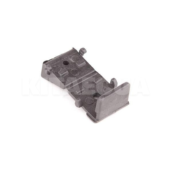 Пистон накладки порога (нижний) на Chery AMULET (A11-6102953)