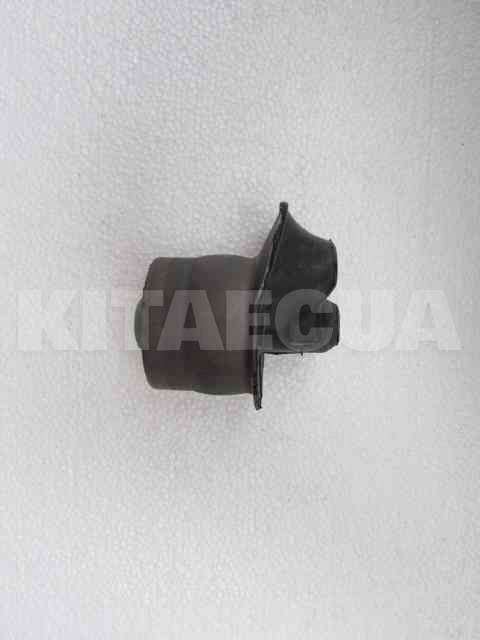 Сайлентблок задньої балки на Geely FC (1064001643)