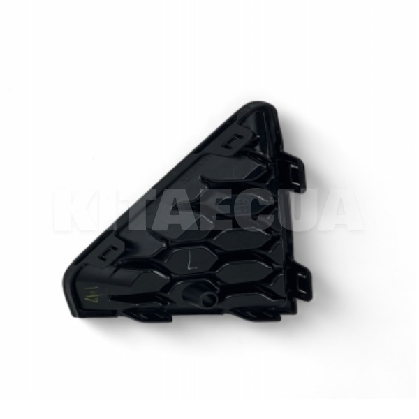 Декоративная накладка на правый передний бампер ОРИГИНАЛ на HONDA M-NV (71103-3K4-H50) - 2