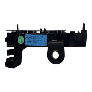 Левый кронштейн крепления переднего бампера VAG