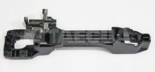 Ручка двери наружная задняя правая (внутренняя часть, кронштейн) на GEELY MK2 (1018005042)