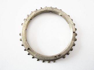 Кольцо синхронизатора первой передачи 