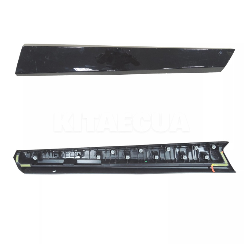 Накладка нижняя правой передней двери NISSAN на NISSAN Ariya (808705MT5AB222)
