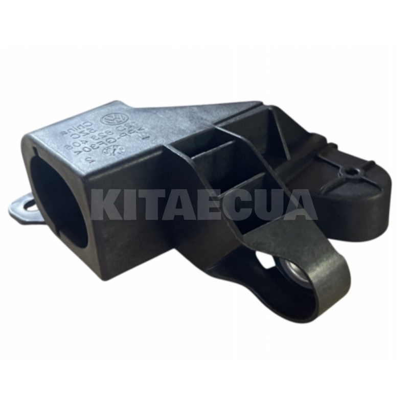 Кронштейн капота правый VAG на VOLKSWAGEN ID.6 CROZZ (12347)
