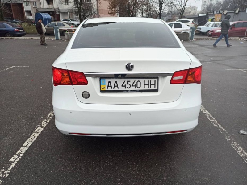 MG 350 2012 - 4