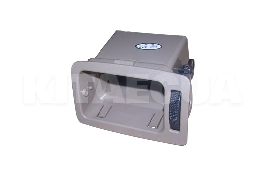 Дефлектор салона на Chery AMULET (A15-5305260)