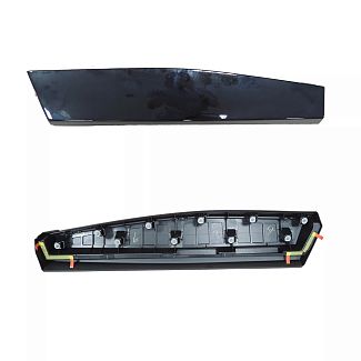 Накладка пластиковая нижняя задней двери глянцевая левая NISSAN