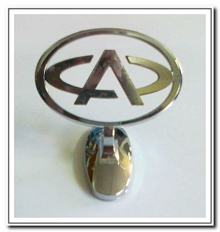 Емблема на капот "приціл" 