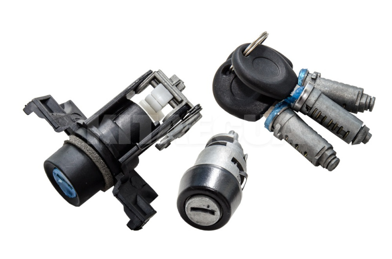 Комплект ключів і личинок на Chery AMULET (A11-8CB6105H3) - 2