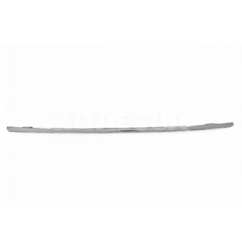 Вія пластикова переднього бампера верхня центральна ресталінг HONDA на HONDA M-NV (71125-3K4-H00)