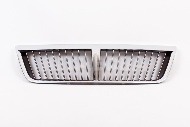 Решітка радіатора (без емблеми) на Chery AMULET (A15-8401505)