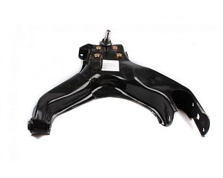 Рычаг передний нижний правый в сборе 