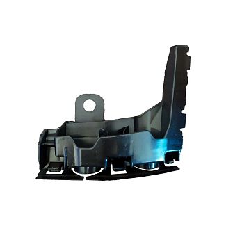 Направляющая бампера переднего левая нижняя VAG