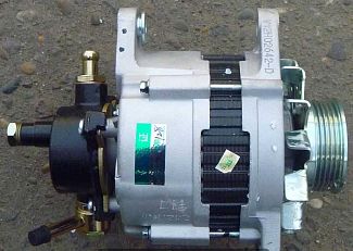 Генератор (клиновой ремень) 2.8L 