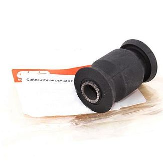 Сайлентблок переднього важеля CTR