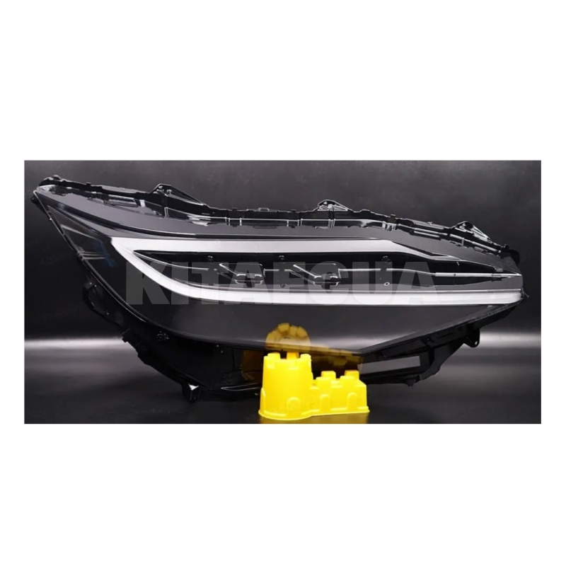 Стекло фары Toyota bZ4X (2022-2024) дорест правое на TOYOTA bZ4X (s16743)