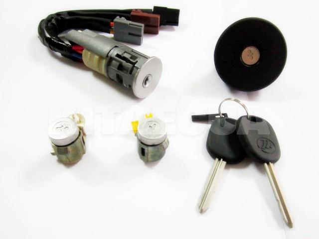Комплект ключів і личинок на Lifan 520 Breeze (SL37001) - 2