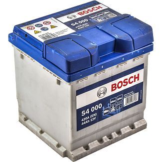 Акумулятор автомобільний 44Ач 420А "+" праворуч BOSCH
