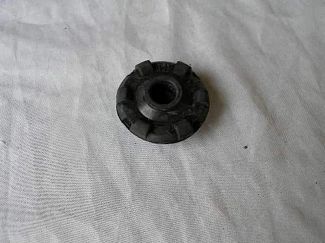 Опора радіатора охолодження нижній 