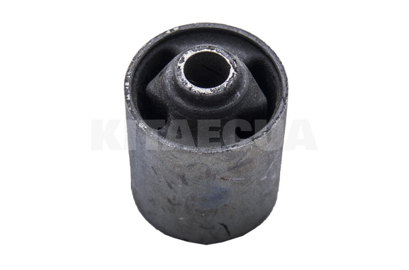 Сайлентблок заднього важеля передній на Chery QQ (S11-3301050)