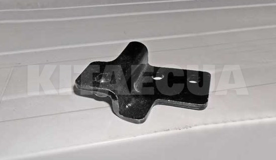 Кронштейн амортизатора капота левый ОРИГИНАЛ на TIGGO 2.0-2.4 (T11-5605020)