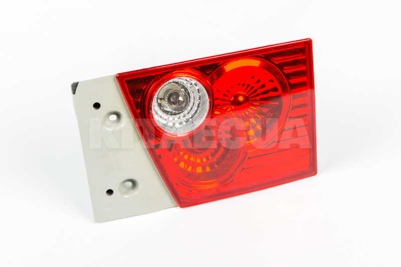 Фонарь задний левый внутренний 2007-2010 на Chery AMULET (A15-3773010BA) - 9