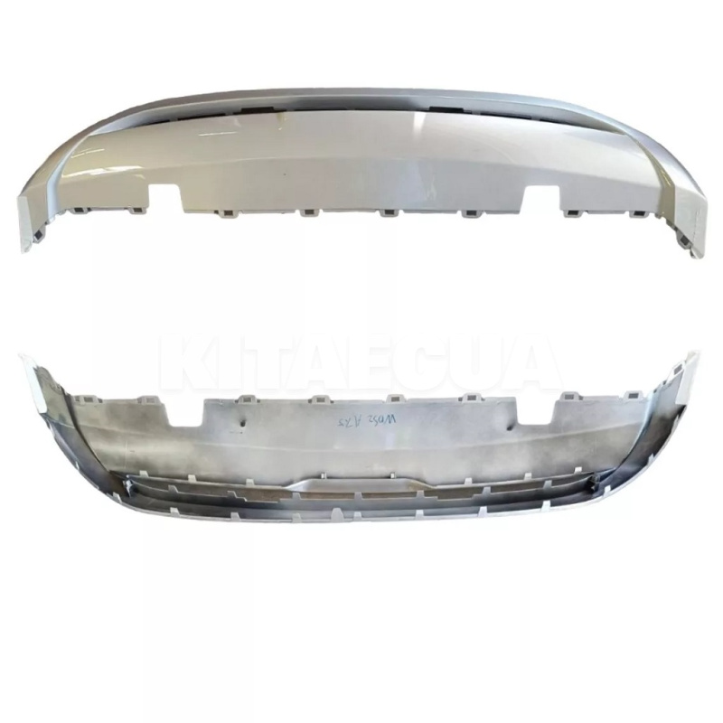 Нижняя защитная пластина заднего бампера (матовая серебряная) ОРИГИНАЛ на BYD EV Song Plus (SA3HK-2804117/77-00ST)