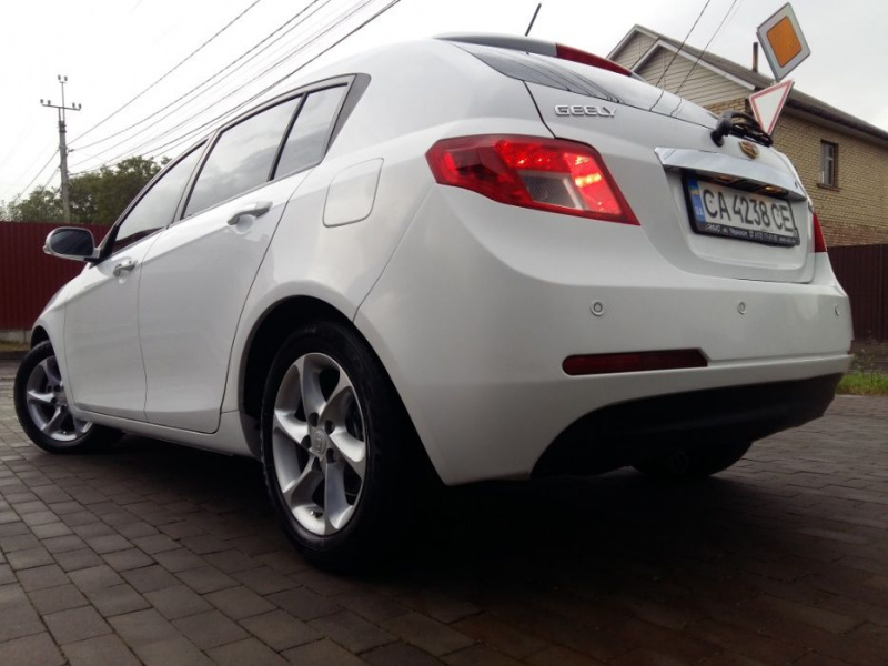 Geely Emgrand 7 2012 - 6