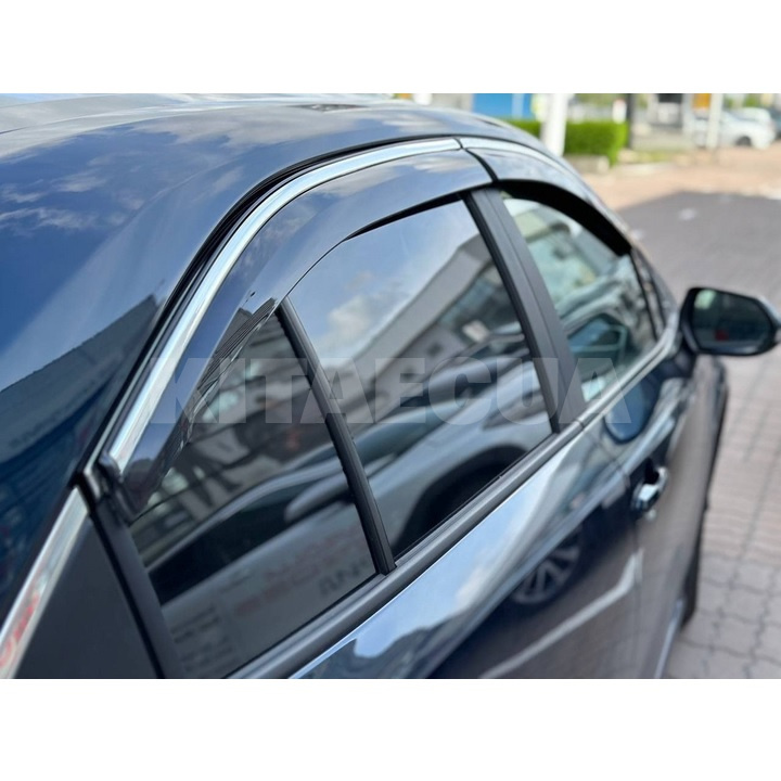 Дефлекторы окон (ветровики) Chrome на Toyota Corolla (2019-2024) 4 шт. SUNPLEX (PLUS1025001) - 2