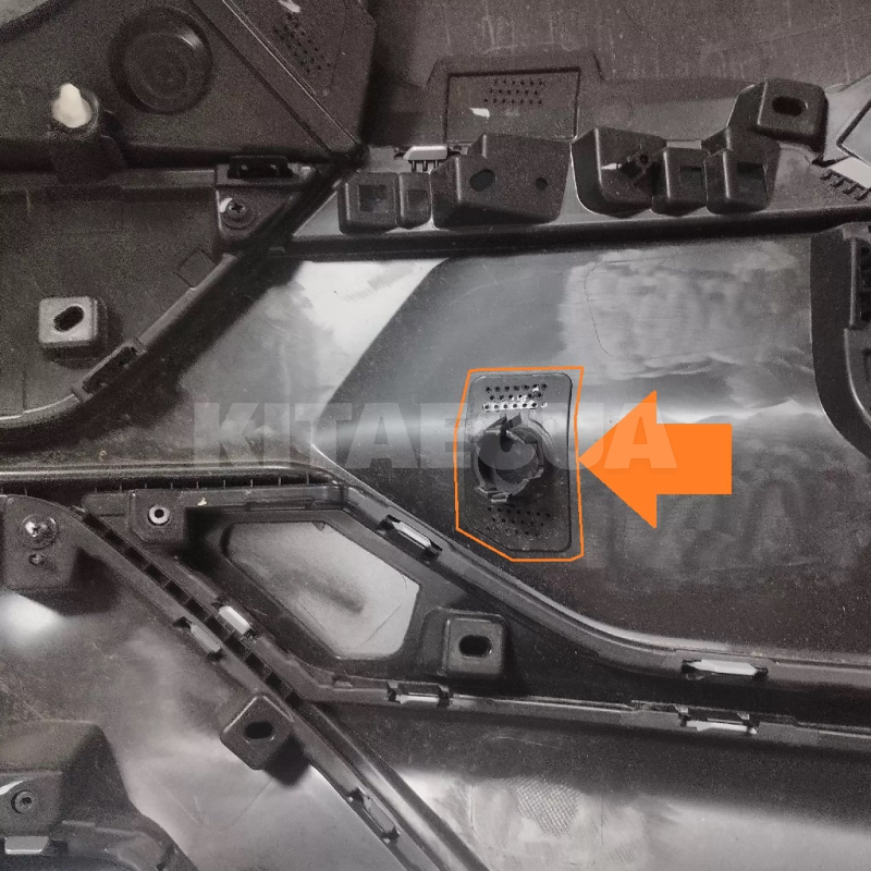 Гнездо левого датчика парктроника в задний бампер BYD на BYD EV Yuan Plus (SC2E-2804123) - 2