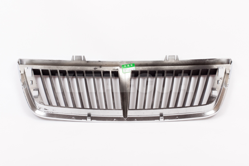 Решітка радіатора (без емблеми) на Chery AMULET (A15-8401505) - 2